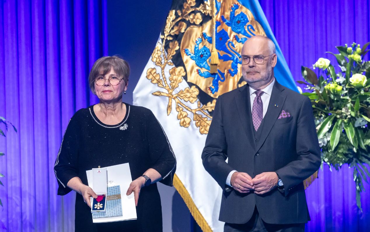 Laupäeval, 14. veebruaril andis Eesti Vabariigi president Alar Karis Rakveres Ukuaru muusikamajas peetud tseremoonial üle selle aasta riiklikud teenetemärgid ne